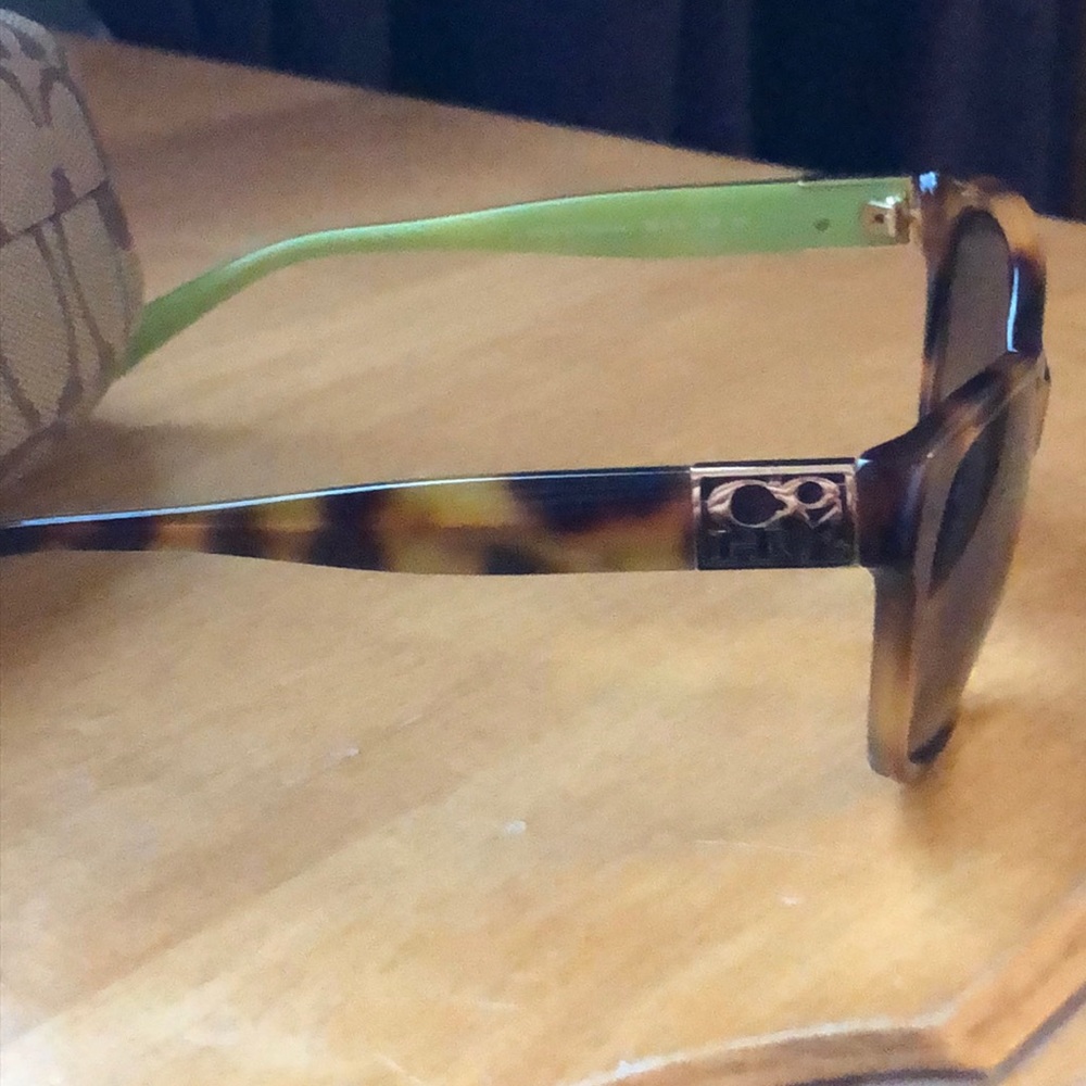 Coach sunglasses ๐ถ - Picture 2 of 4